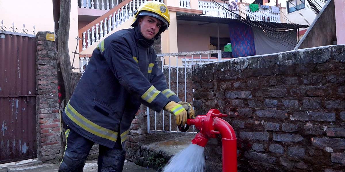 विपद् विरुद्ध काठमाडौँ महानगरको तयारी : दमकल नजाने गल्लीमा ‘ड्राइ राइजर’