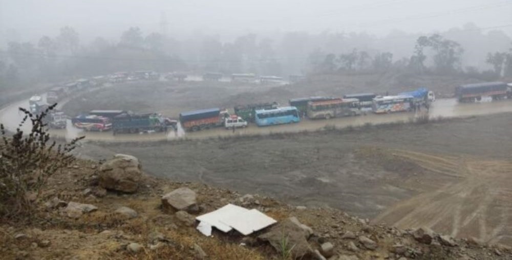 दाउन्नेको सडक एकतर्फी सञ्चालन, नारायणीमा ‘हाइ अलर्ट’ जारी