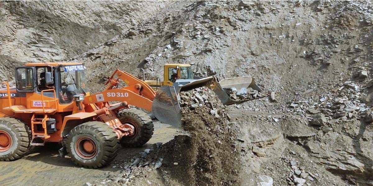 देशभरको मौसम प्रतिकुल : टाढा र रातिको समयमा यात्रा नगर्न अनुरोध