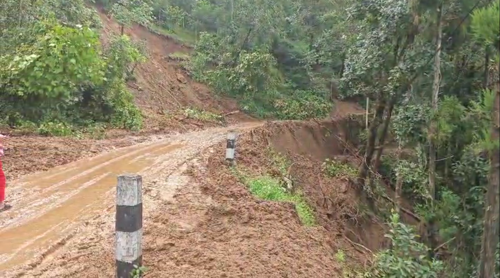 बाढीपहिरोबाट क्षति पुगेका सडकको पुनर्निर्माण गर्न १२ अर्ब ३८ करोड लाग्ने अनुमान